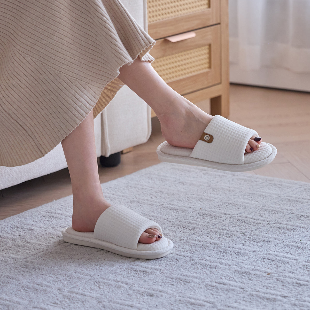 GOEWY Open Toe Slippers for Women with Memory Foam Slip On House Slippers indoor outdoor Anti-Skid Soft Birthday Gifts for Women Her Mom
