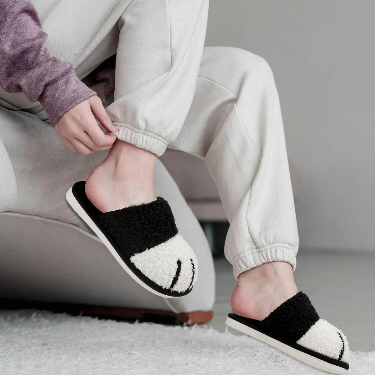 SINNO Cute Animal Slippers for Women Indoor Outdoor Memory Foam House Slipper Soft Warm Cozy Fuzzy Bedroom Non-Slip Shoes Christmas Gift ladies